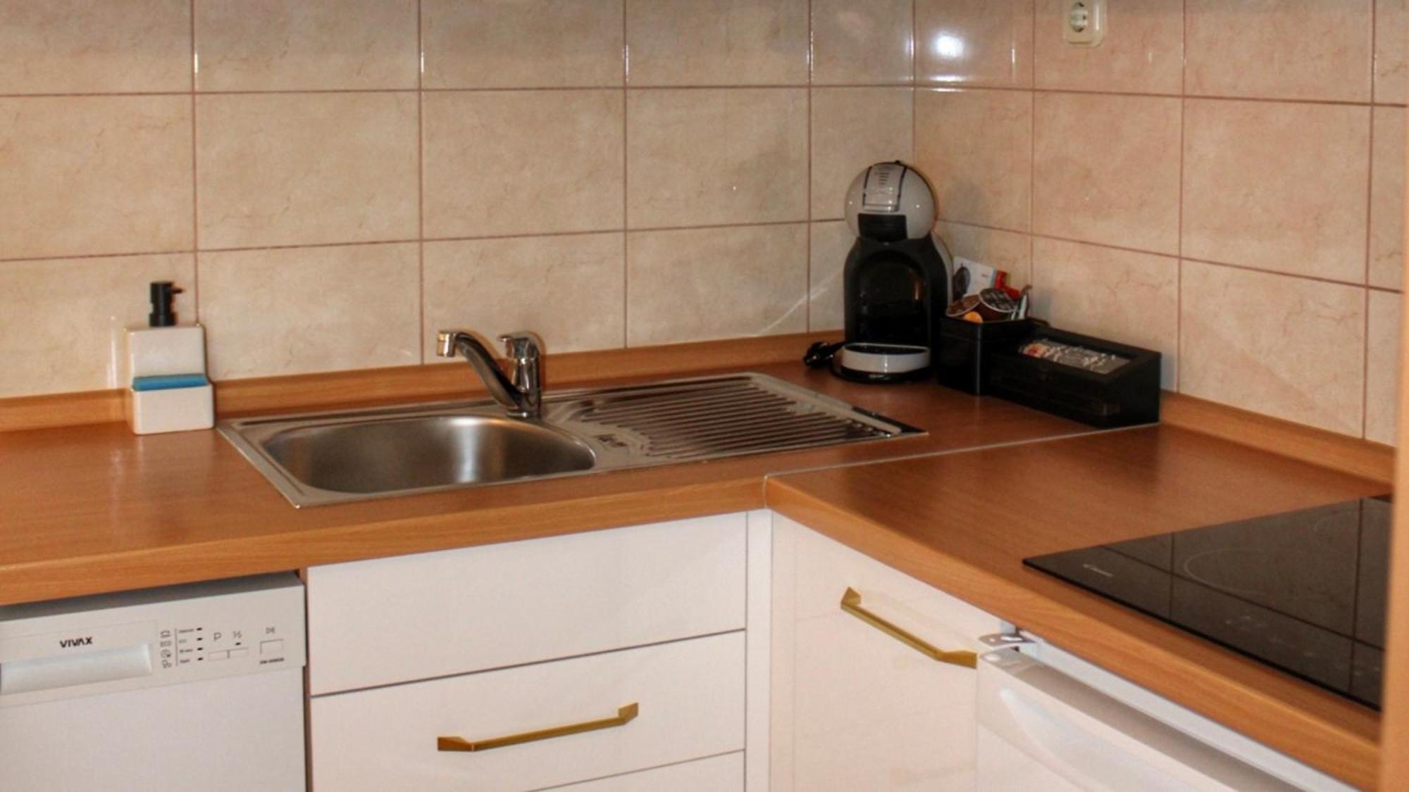 Studio Laura-Spacious Studio On The Main Beach Makarska Exterior foto